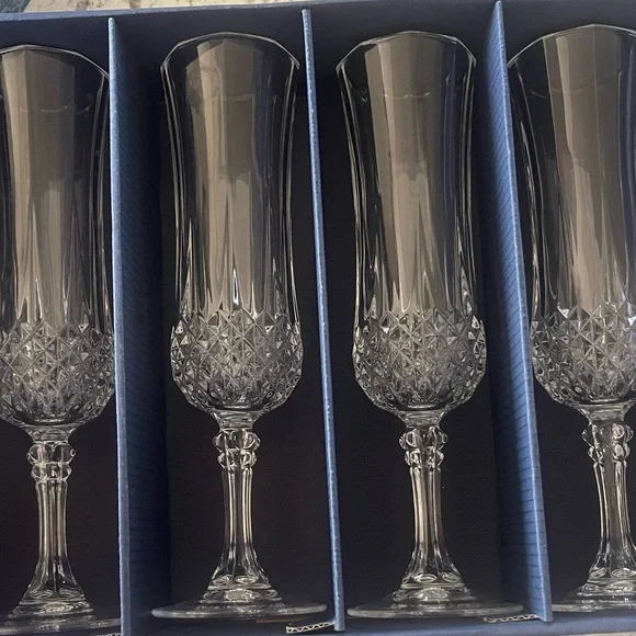 Macy's Crystal Clear Champagne Flutes Set - Picture 4 of 10